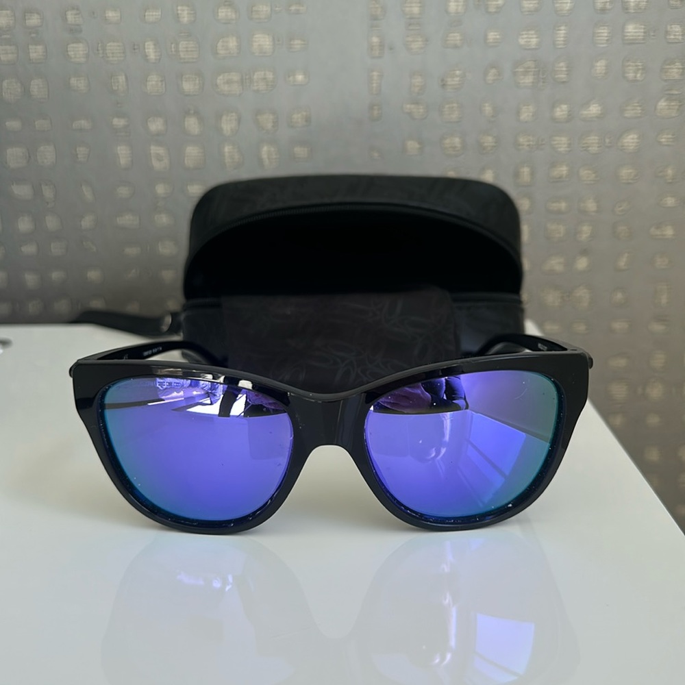 Oakley hold out polarized mirror sunglasses